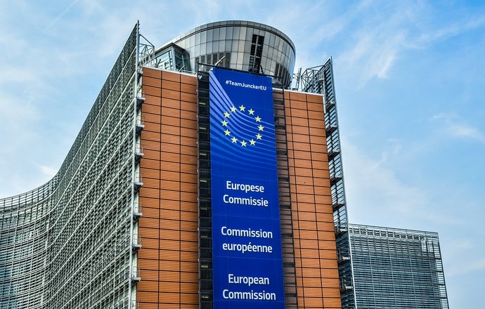 Komisja Europejska intensyfikuje działania zapobiegające rosnącej antybiotykooporności