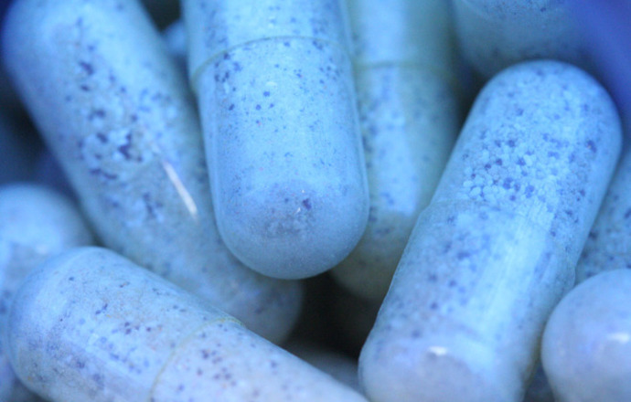 Nowe inhibitory kwasów tejchojowych przywracają działanie antybiotyków