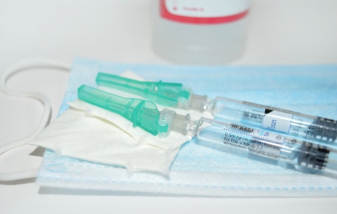 Eksperci: w czasie pandemii nie należy odwlekać szczepień ochronnych