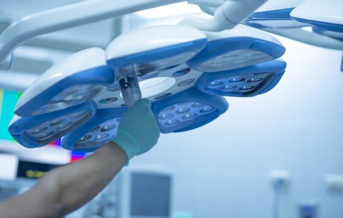 Polski start-up pozwoli chirurgom „zajrzeć” w komórki serca w trakcie jego operacji