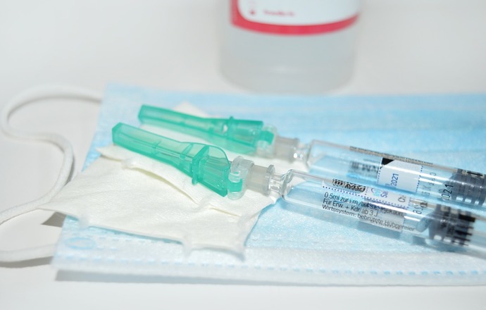 Moderna z wnioskiem do EMA o dopuszczenie do obrotu szczepionki przeciwko koronawirusowi