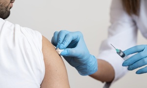 Wszystko, co wiemy o szczepionce COMIRNATY Pfizera i BioNTech