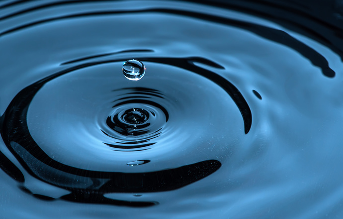 Jak zapewnić odpowiednią jakość wody dla farmacji i biotechnologii?
