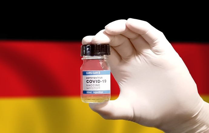 Niemieccy naukowcy znaleźli przyczynę zakrzepów krwi po szczepionkach przeciw COVID-19