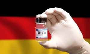 Niemieccy naukowcy znaleźli przyczynę zakrzepów krwi po szczepionkach przeciw COVID-19