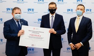 Premier i prezes ABM przekazali na ręce rektora SUM czek na utworzenie Śląskiego Centrum Ws