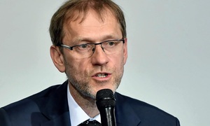 Prof. Krzysztof Tomasiewicz: „Nie ma mowy o uniwersalnym leku na COVID-19”