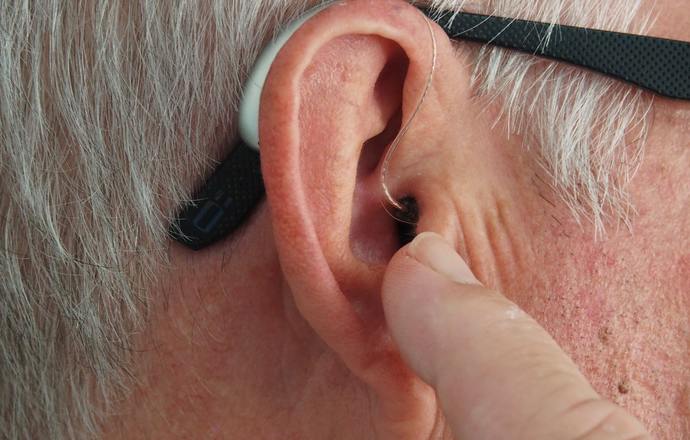 Sztuczna inteligencja pomoże w leczeniu problemów ze słuchem