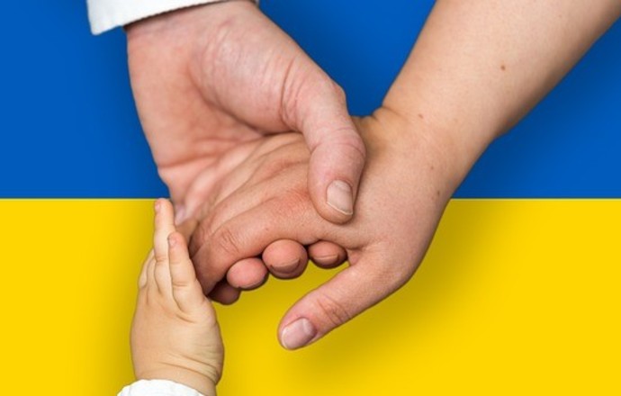 Pytania i wątpliwości, czyli fakty i mity o szczepieniach ukraińskich dzieci w Polsce