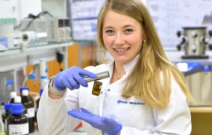Badaczka z Gdańska stworzyła magnetyczną farbę, która ochroni przed patogenami i sama się o