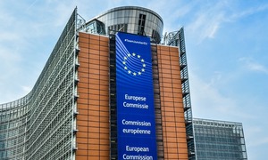 Komisja Europejska intensyfikuje działania zapobiegające rosnącej antybiotykooporności