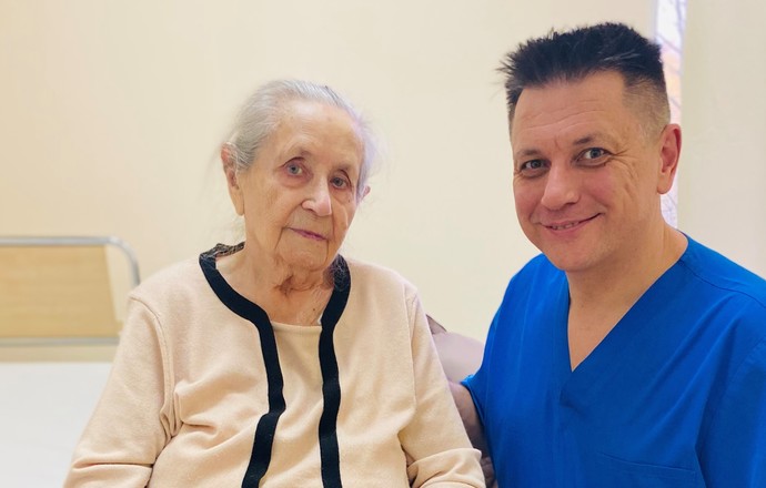 Wiek to tylko liczba! Serce 102-latki zabiło szybciej – polscy specjaliści wszczepili jej r