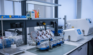 Adamed Pharma otwiera nowe laboratoria R&D do rozwoju leków wziewnych oraz laboratoria mikr