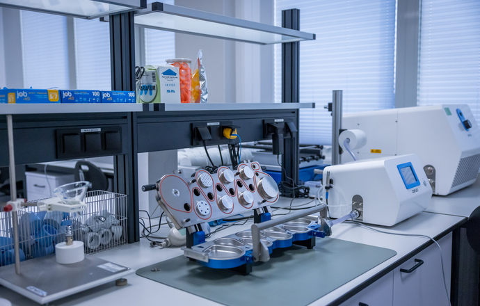 Adamed Pharma otwiera nowe laboratoria R&D do rozwoju leków wziewnych oraz laboratoria mikr
