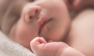 Pierwsze narodziny dziecka zapłodnionego przez zautomatyzowany system ICSI