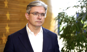 Nowy pakiet farmaceutyczny ma wyrównać szanse pacjentów w całej Unii. W Polsce na niektóre 