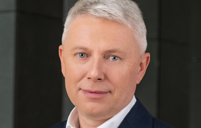 Zmiana na stanowisku prezesa grupy Polpharma – stery przejmuje Sebastian Szymanek