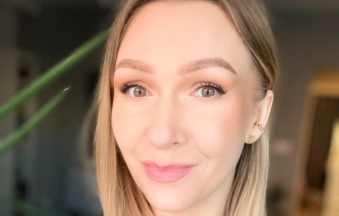 Joga twarzy – czy może zastąpić zabiegi medycyny estetycznej?