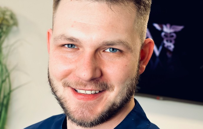 Jak zadbać o siebie w okresie zimowo-świątecznym?  5 praktycznych wskazówek ratownika medyc