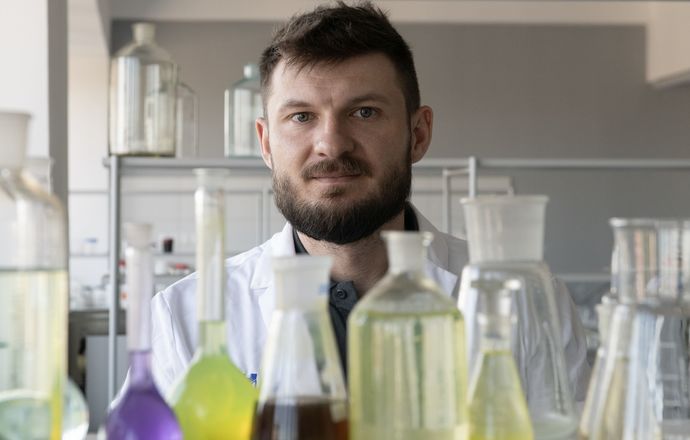 „Mamy więcej niż zalążek leku” – odkrycie polskich naukowców daje nadzieję chorym na raka j