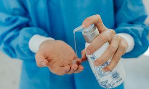 Beauty Talk #10 – Dr Anna Oborska: „Reklasyfikacja etanolu podważa wiarygodność regulacyjną