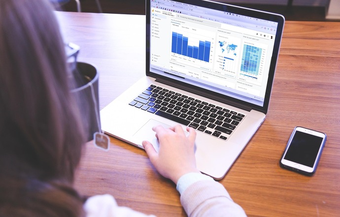 Prawie 80% liderów branży farmaceutycznej i medtech uważa, że przyszły wzrost i konkurencyj