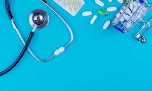 Wygodne, ale czy bezpieczne? Dlaczego zamawiając zimą leki przez Internet, powinniśmy szcze