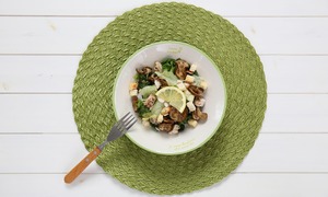 Dieta niskowęglowodanowa czy niskotłuszczowa? 30 lat badań pokazuje, co naprawdę chroni ser