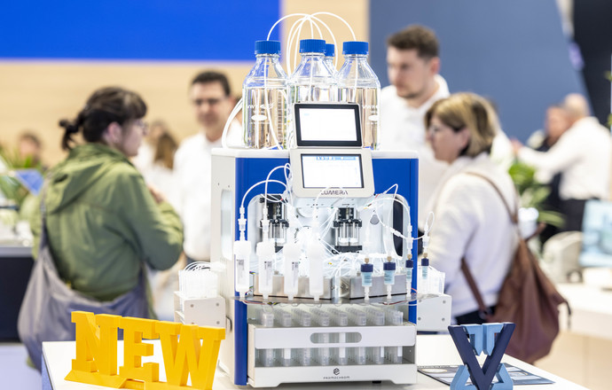 Wzrost liczby odwiedzających, pełne hale, jasne tematy na przyszłość – analytica 2026 wyzna