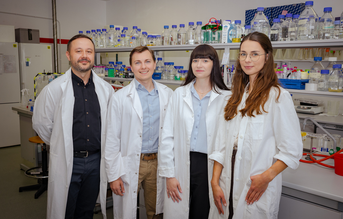 Rewolucyjny trik polskich biotechnologów – czyli jak przeprogramować komórki i uderzyć tylk