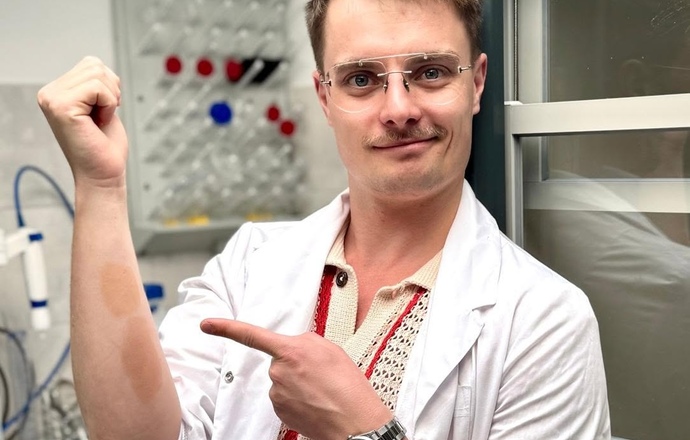 „Make Heal Up – makijaż, który zwalcza trądzik”– projekt dr. inż. Konrada Kwietnia ze wspar