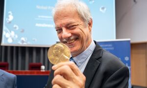 Noblista Morten Meldal w Warszawie – o odkryciu, które zmieniło badania nad lekami