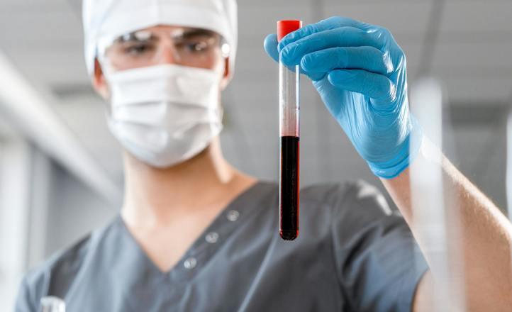 Polska sztuczna krew ratuje życie – przełom, który może zrewolucjonizować medycynę wojenną 