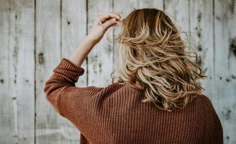 Scientifikacja w pielęgnacji włosów – MEGAtrend czy chwilowa fascynacja?