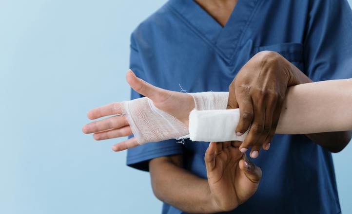 Leczenie ran staje się bezsilne wobec bakterii. Eksperci alarmują – antybiotykooporność wym
