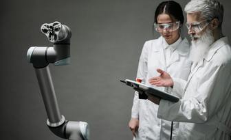 Liczba operacji z udziałem robotów chirurgicznych w Polsce dynamicznie rośnie, ale potrzeby