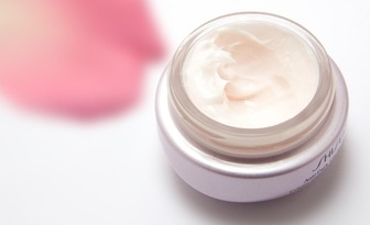 PAO – znaczenie i trudności w ustalaniu okresu trwałości kosmetyków po otwarciu