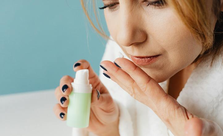 Analiza wizualna kosmetyku – ocena stabilności i świeżości produktu na podstawie parametrów