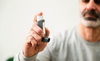 Leczenie biologiczne zmieniło terapię astmy ciężkiej. Pacjenci z POChP wciąż czekają na dos